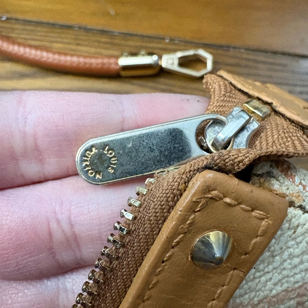 Louis Vuitton Multicolor Monogram Canvas Pochette Bag in White - Picture 3 of 6